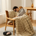 Luxurious All-Season Blanket with Elegant Design - Perfect for Year-Round Comfort