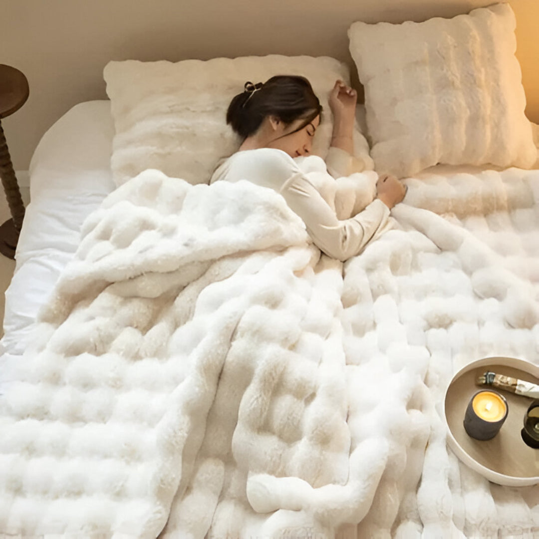 Luxurious All-Season Blanket with Elegant Design - Perfect for Year-Round Comfort