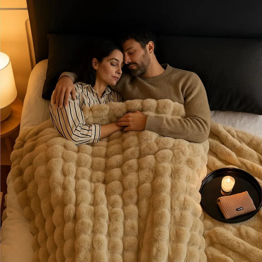 Luxurious All-Season Blanket with Elegant Design - Perfect for Year-Round Comfort