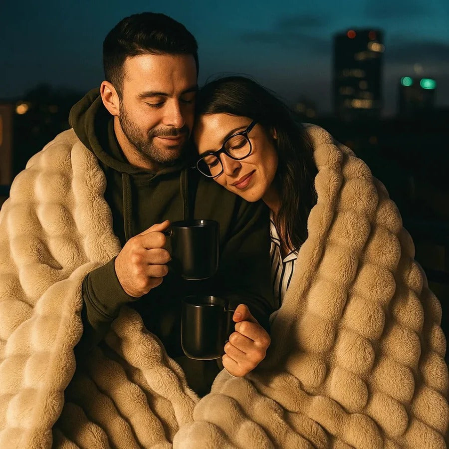Luxurious All-Season Blanket with Elegant Design - Perfect for Year-Round Comfort