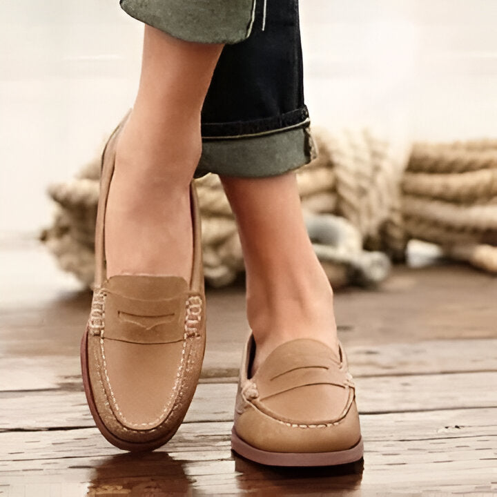 Women's Retro PU Leather Low Heel Slip-On Loafers - Stylish & Comfortable Casual Footwear