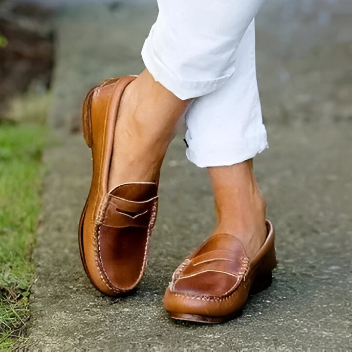 Women's Retro PU Leather Low Heel Slip-On Loafers - Stylish & Comfortable Casual Footwear