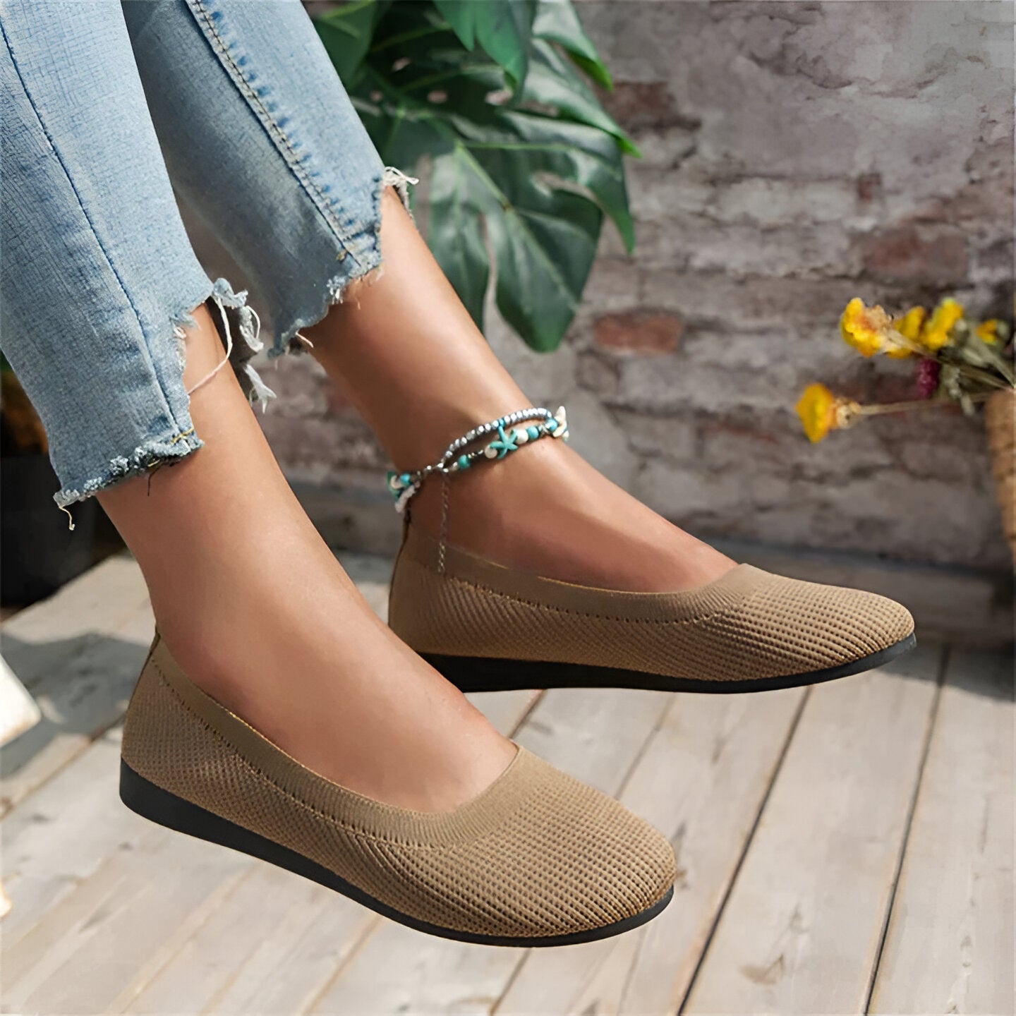 Women's Arch Fit Slip-On Comfort Shoes - Supportive & Stylish Footwear for All-Day Wear