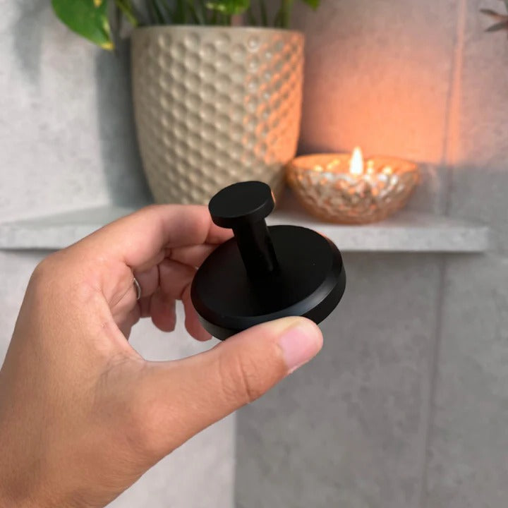 Heavy-Duty Suction Hooks with Superior Instant Grip - Ideal for Home & Bathroom Organization