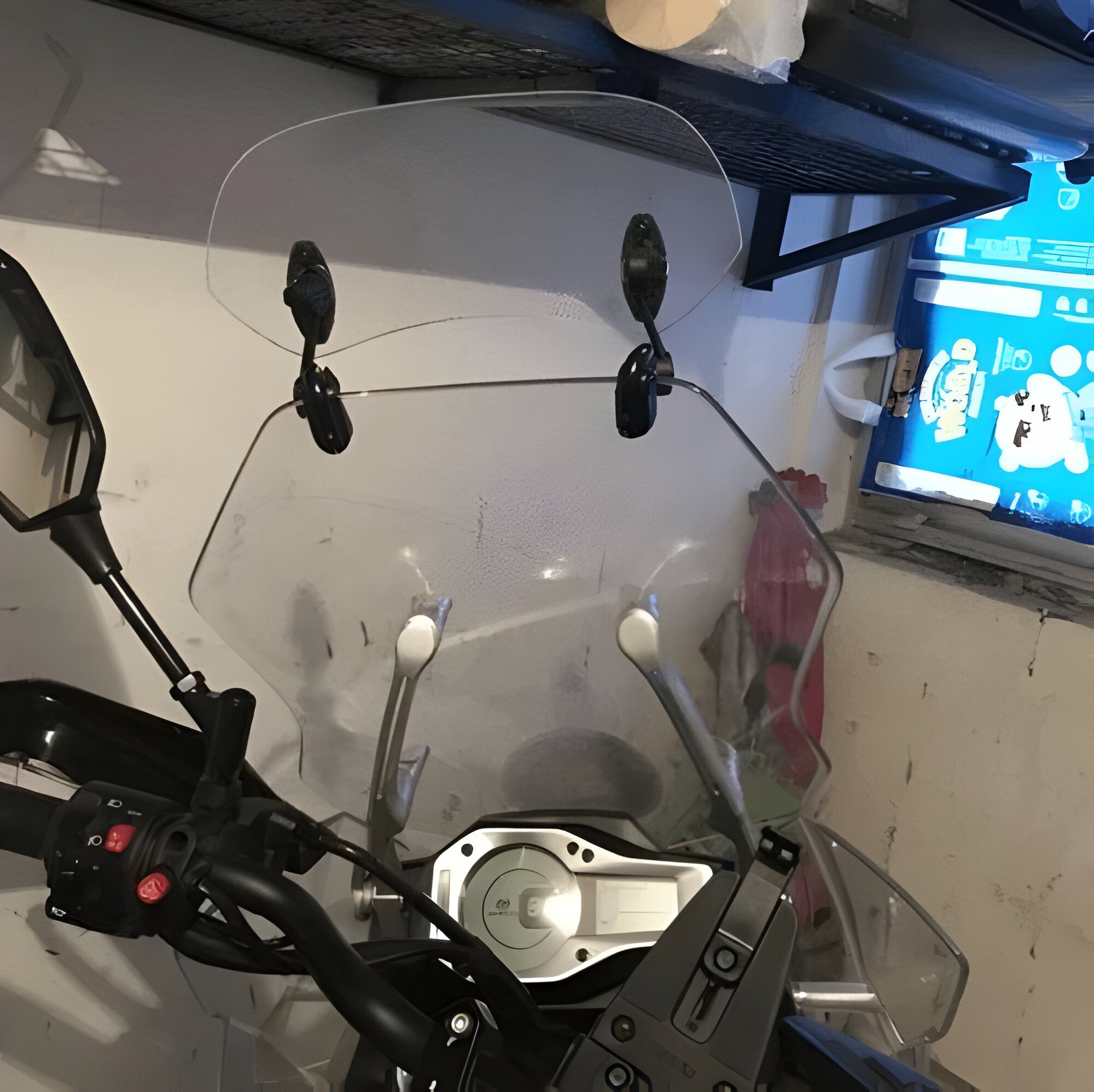 Universal Adjustable Touring Windshield Extension for Motorcycles - Enhance Comfort & Visibility