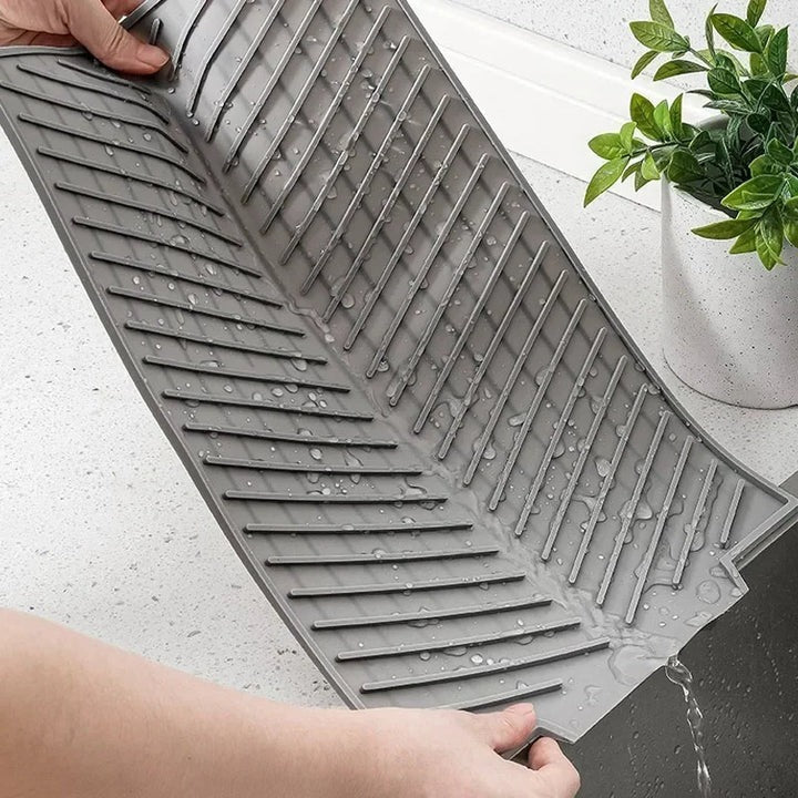 Premium Silicone Kitchen Drying Mat with Grooved Drain - Non-Slip, Quick-Dry, and Heat-Resistant for Efficient Dish Drying