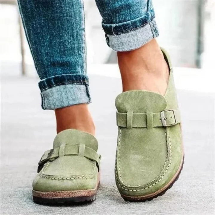 Women's Adjustable Buckle Strap Closed Toe Clogs - Comfortable & Stylish Footwear
