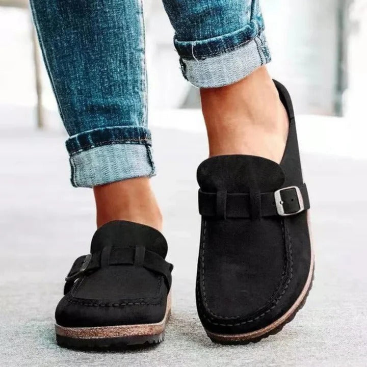 Women's Adjustable Buckle Strap Closed Toe Clogs - Comfortable & Stylish Footwear
