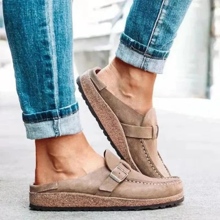 Women's Adjustable Buckle Strap Closed Toe Clogs - Comfortable & Stylish Footwear