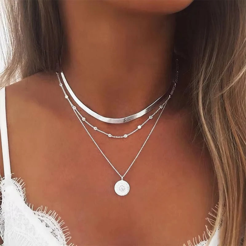 Women's Double Layer Heart Charm Choker Necklace with Cuban Link Chain - Stylish Jewelry for Any Occasion
