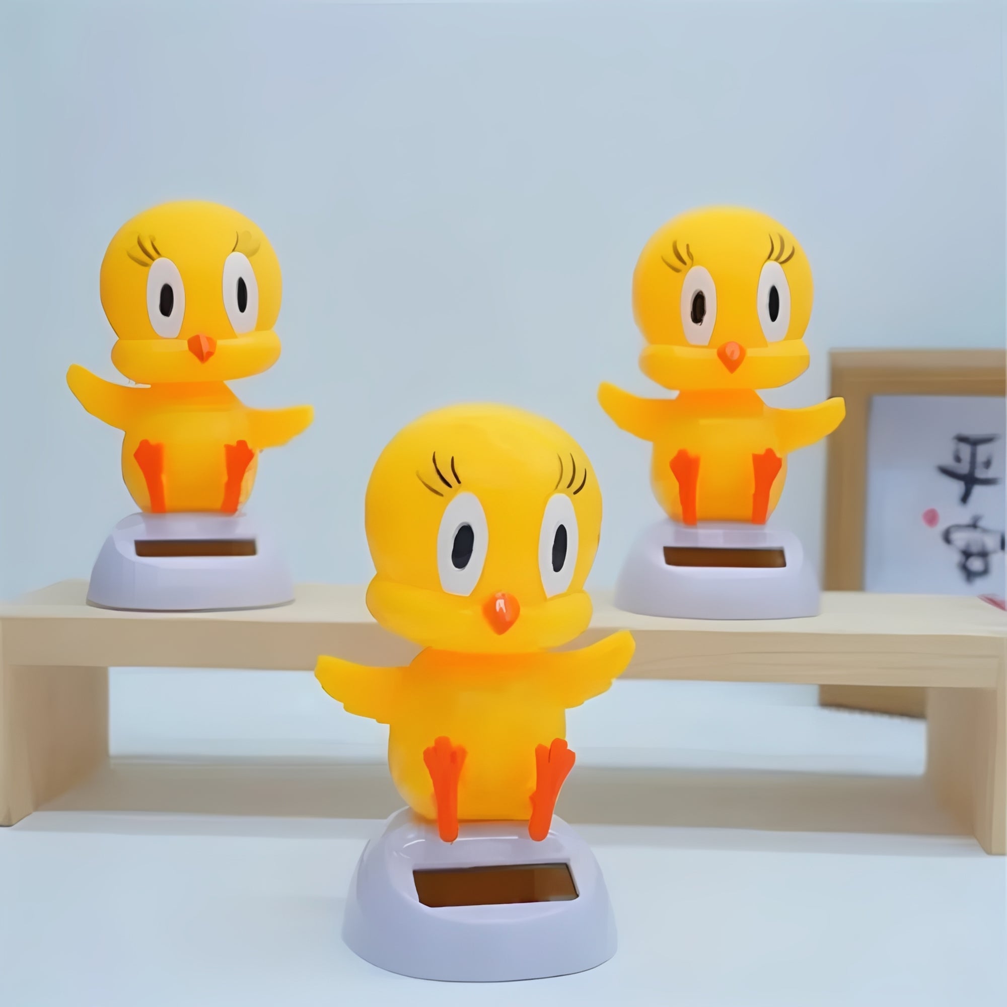 Solar-Powered Dashboard Bobblehead Ornament - Fun Car Interior Decor for All Vehicles