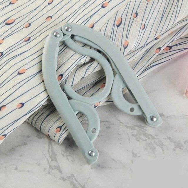 Compact Portable Foldable Travel Clothes Hanger - Space-Saving Garment Organizer for Easy Packing