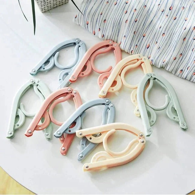 Compact Portable Foldable Travel Clothes Hanger - Space-Saving Garment Organizer for Easy Packing