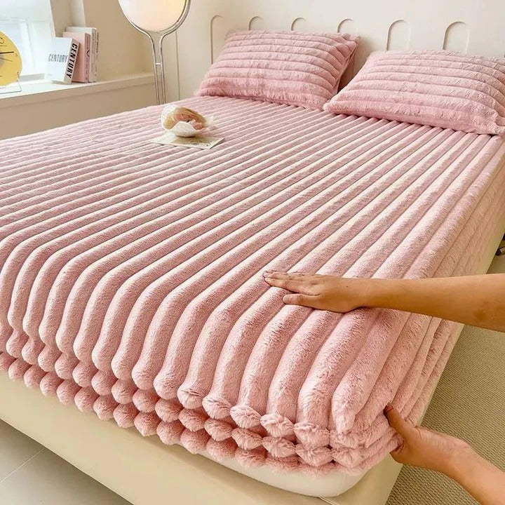 Premium Fitted Bed Sheet with Deep Pocket Design - Soft, Breathable, and Wrinkle-Resistant for Extra Comfort