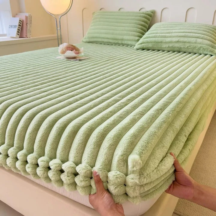 Premium Fitted Bed Sheet with Deep Pocket Design - Soft, Breathable, and Wrinkle-Resistant for Extra Comfort