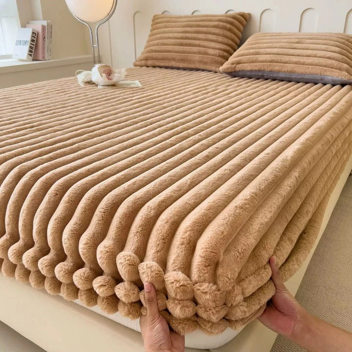 Premium Fitted Bed Sheet with Deep Pocket Design - Soft, Breathable, and Wrinkle-Resistant for Extra Comfort