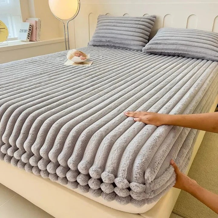 Premium Fitted Bed Sheet with Deep Pocket Design - Soft, Breathable, and Wrinkle-Resistant for Extra Comfort