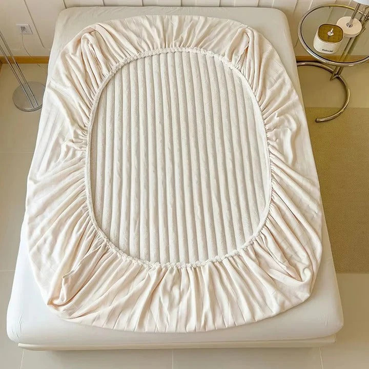 Premium Fitted Bed Sheet with Deep Pocket Design - Soft, Breathable, and Wrinkle-Resistant for Extra Comfort