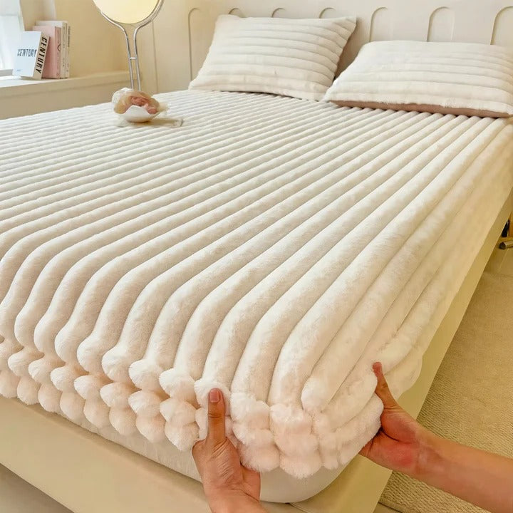 Premium Fitted Bed Sheet with Deep Pocket Design - Soft, Breathable, and Wrinkle-Resistant for Extra Comfort