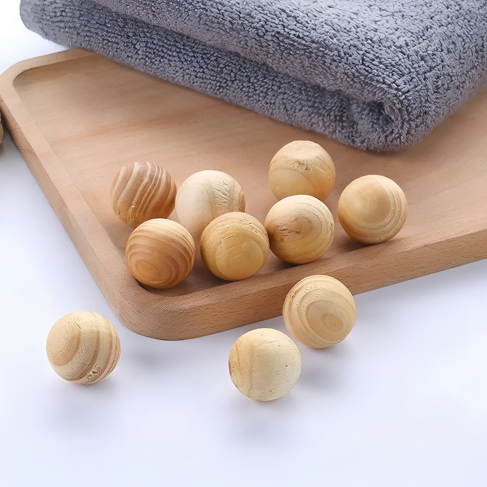 Natural Cedar Camphorwood Moth Repellent Balls - Eco-Friendly Protection for Closets and Drawers
