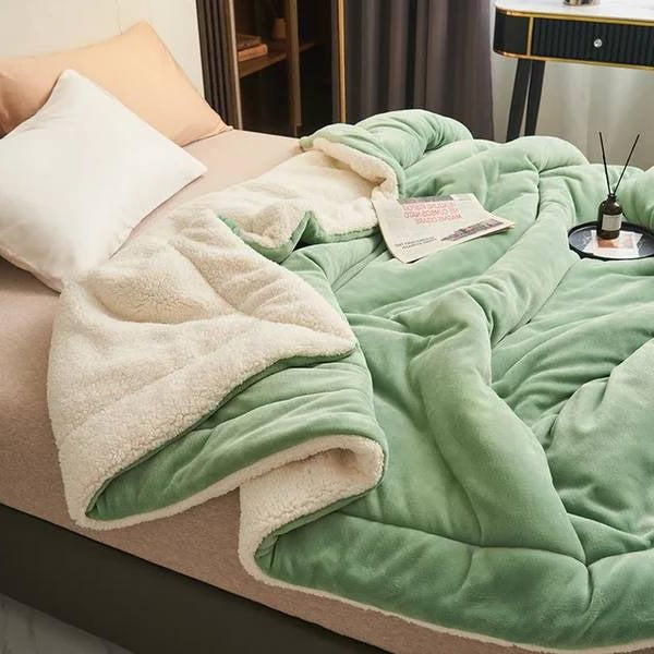 Ultra-Soft Plush Fleece Throw Blanket - Cozy Blanket for Couch & Bed - Perfect for Home Decor & Warmth