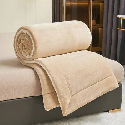 Ultra-Soft Plush Fleece Throw Blanket - Cozy Blanket for Couch & Bed - Perfect for Home Decor & Warmth