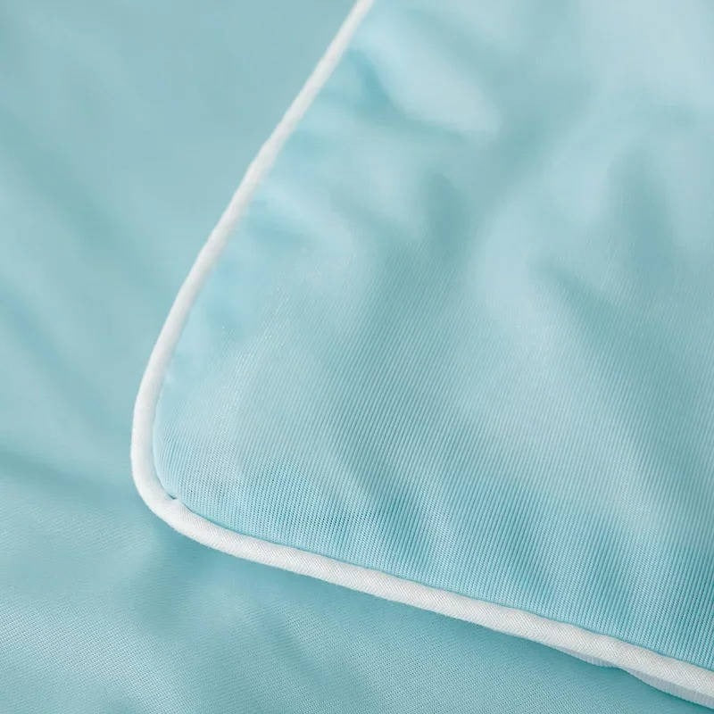 Ultra-Lightweight Summer Cooling Blanket - Breathable Ice Silk Fabric for Maximum Comfort