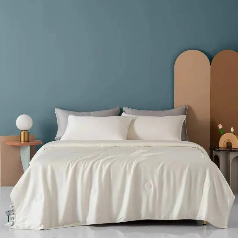 Ultra-Lightweight Summer Cooling Blanket - Breathable Ice Silk Fabric for Maximum Comfort