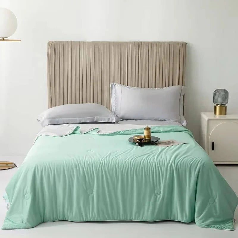 Ultra-Lightweight Summer Cooling Blanket - Breathable Ice Silk Fabric for Maximum Comfort