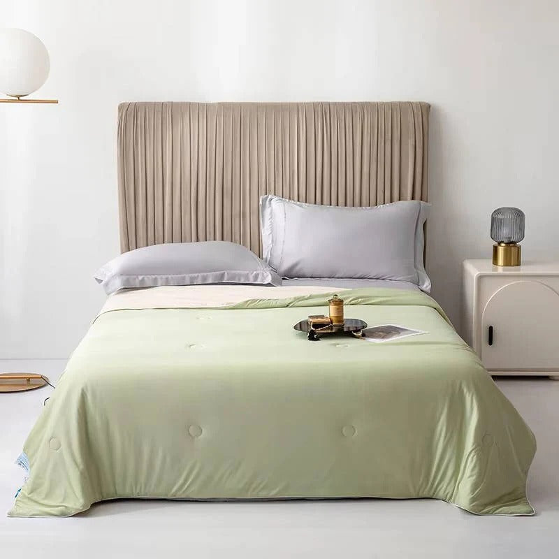 Ultra-Lightweight Summer Cooling Blanket - Breathable Ice Silk Fabric for Maximum Comfort