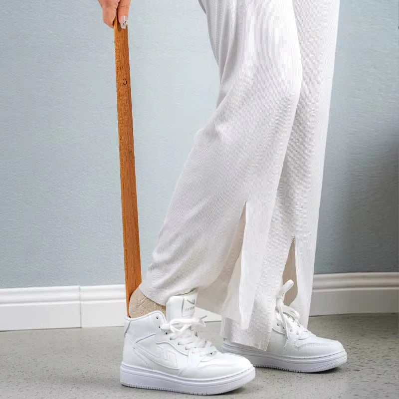 Ergonomic Long Handled Shoe Horn with Curved Neck - Easy Wear & Comfortable Grip