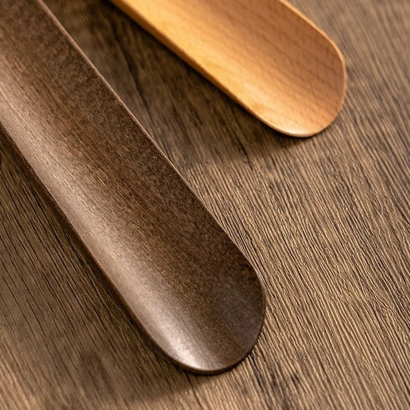 Ergonomic Long Handled Shoe Horn with Curved Neck - Easy Wear & Comfortable Grip