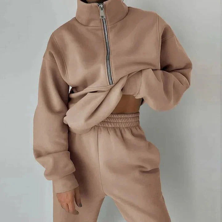 Women's Slim Fit Athletic Set - Moisture-Wicking Gym Outfit for Everyday Casual Wear