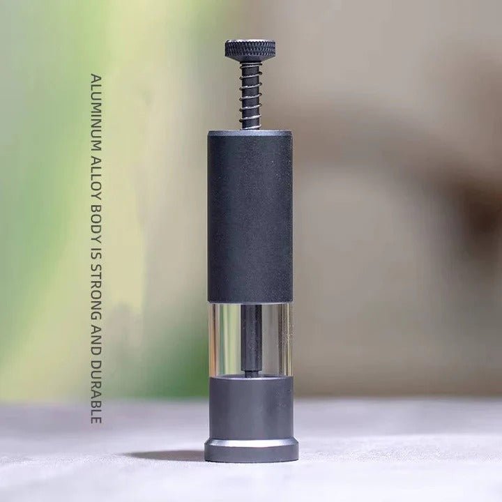 Compact Mini Aquarium Fish Feeder - Automatic, Easy-to-Use, Ideal for Small Tanks