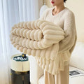 Luxurious Faux Fur Throw Blanket - Plush, Warm & Cozy for Couch and Bed