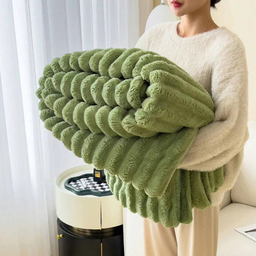 Luxurious Faux Fur Throw Blanket - Plush, Warm & Cozy for Couch and Bed