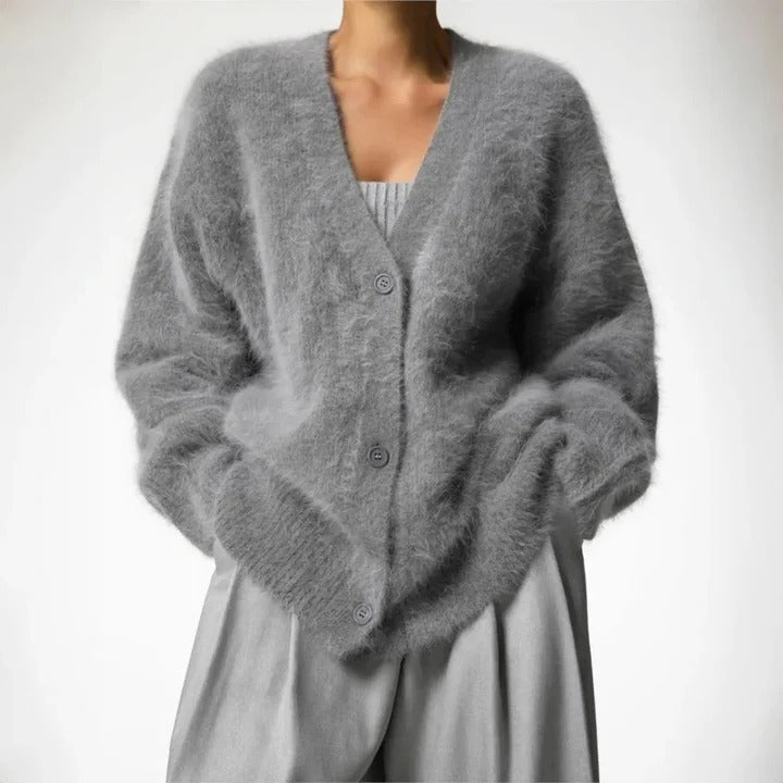 Luxurious Soft Cashmere Women's Sweater - Classic Round Neck Winter Knitwear for Ultimate Comfort