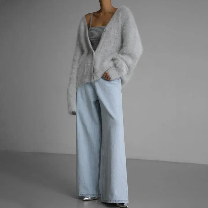Luxurious Soft Cashmere Women's Sweater - Classic Round Neck Winter Knitwear for Ultimate Comfort