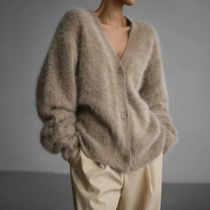 Luxurious Soft Cashmere Women's Sweater - Classic Round Neck Winter Knitwear for Ultimate Comfort