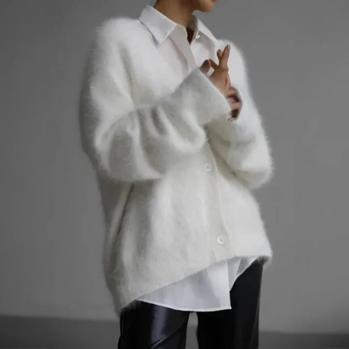 Luxurious Soft Cashmere Women's Sweater - Classic Round Neck Winter Knitwear for Ultimate Comfort