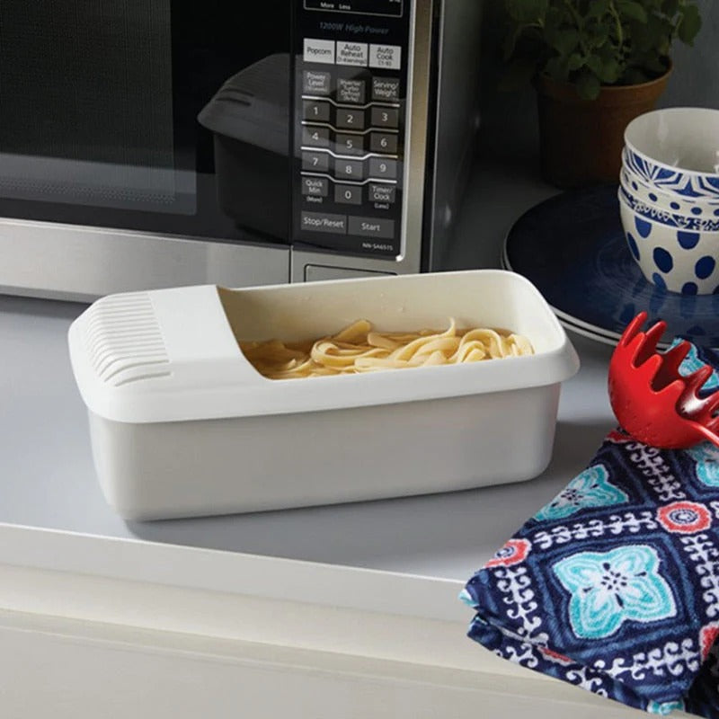 Microwave Pasta Cooker with Built-In Strainer & Easy-Grip Handles – Perfect for Quick & Convenient Cooking