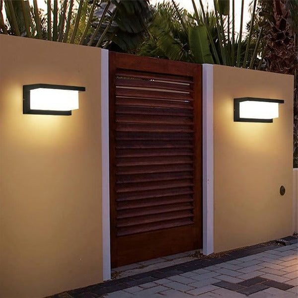 Modern Wall Mounted LED Outdoor Light - Energy Efficient, Weatherproof, Stylish Design for Patios & Entryways
