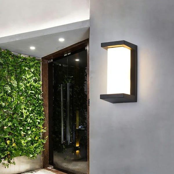Modern Wall Mounted LED Outdoor Light - Energy Efficient, Weatherproof, Stylish Design for Patios & Entryways
