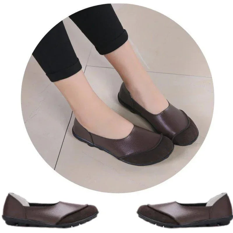 Women's Wide Fit Leather Moccasins with Suede Lining - Comfortable Slip-On Shoes for Everyday Wear