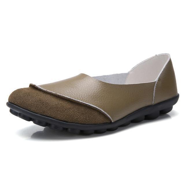 Women's Wide Fit Leather Moccasins with Suede Lining - Comfortable Slip-On Shoes for Everyday Wear